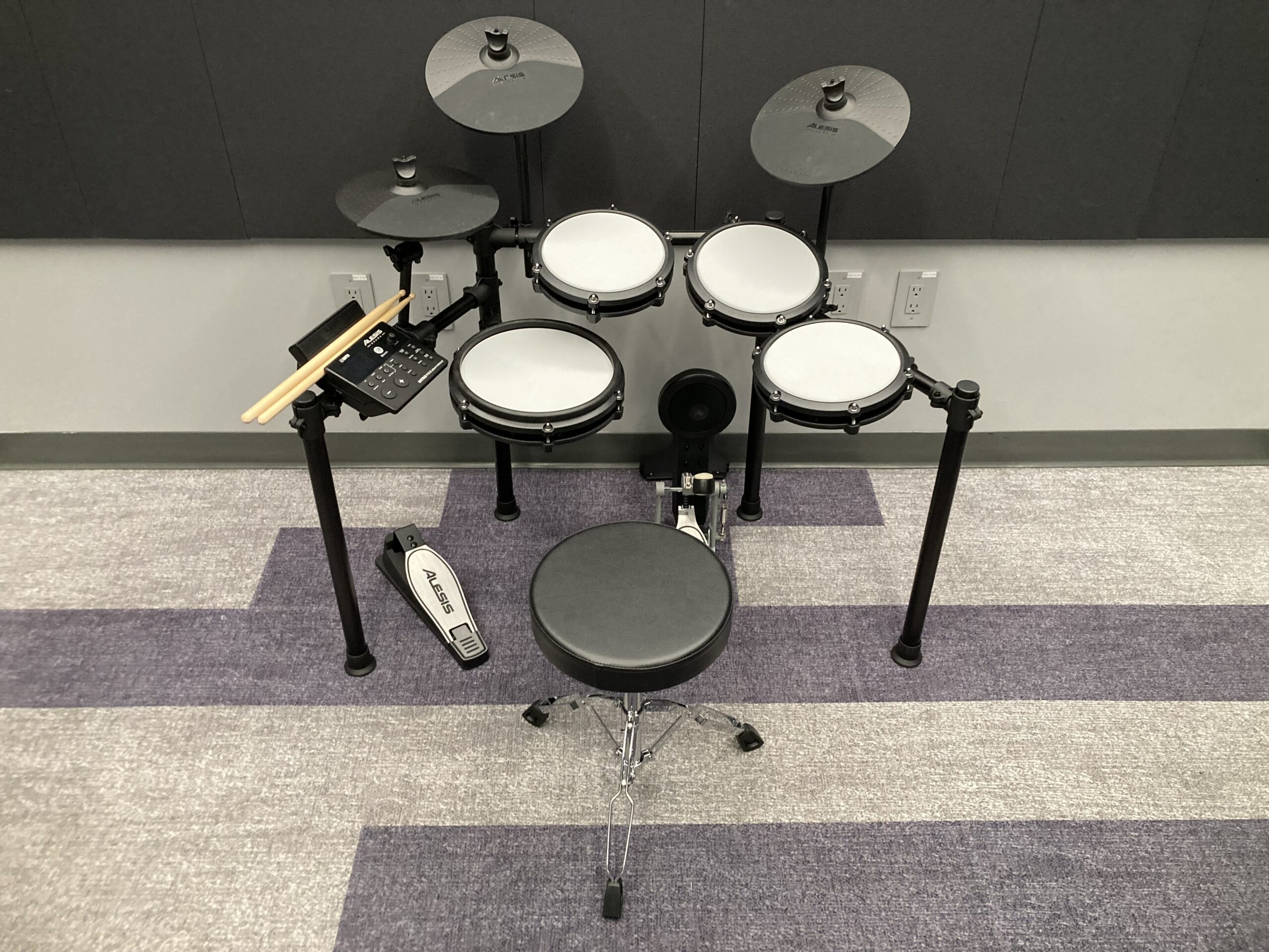 Drum Kit - Alesis Nitro Kit